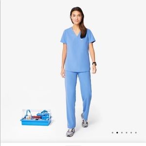 NWT Figs scrubs set top & basic scrub pants